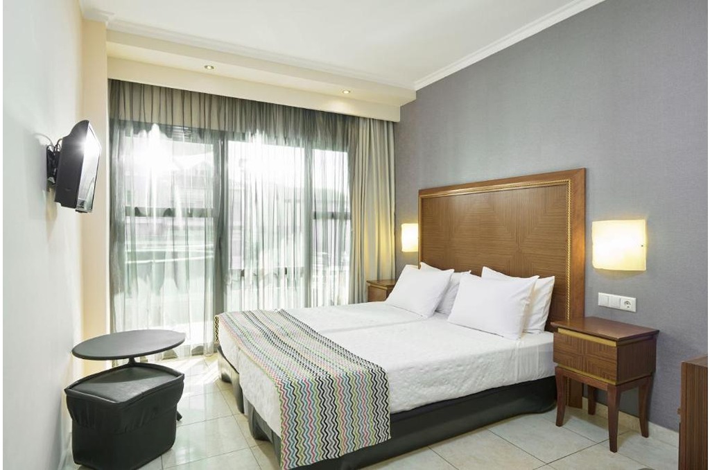 ПОЧИВКА В ПАРАЛИЯ КАТЕРИНИ- MEDITERRANEAN RESORT 4*